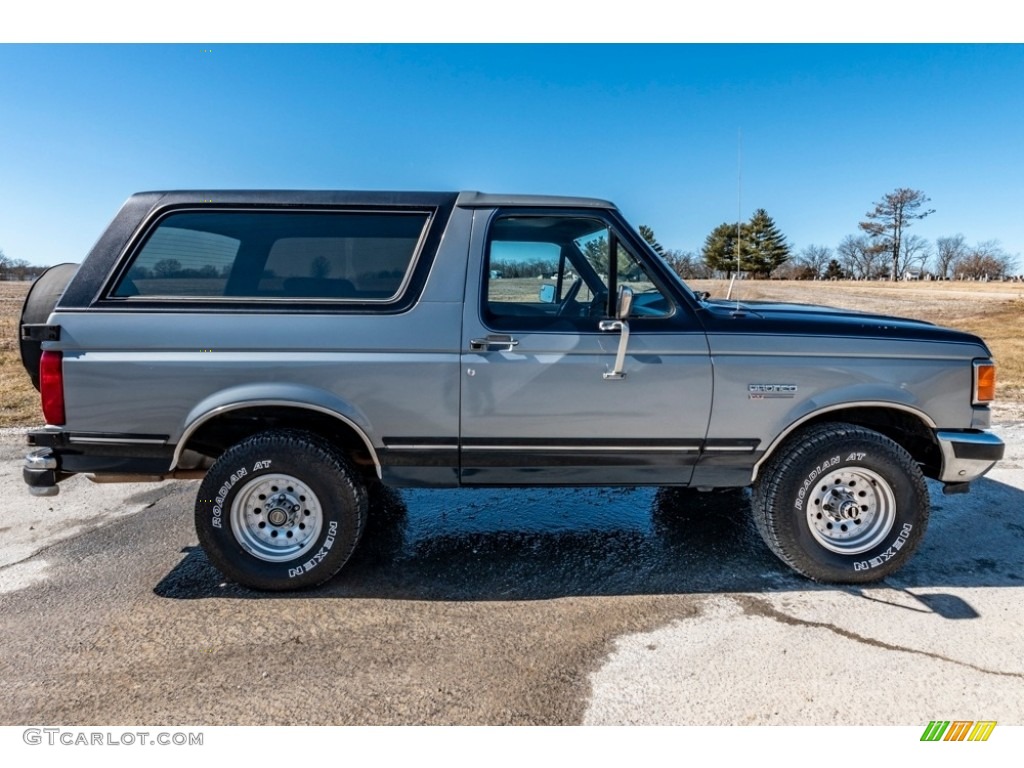 Medium Silver Metallic 1989 Ford Bronco XLT 4x4 Exterior Photo #141267751