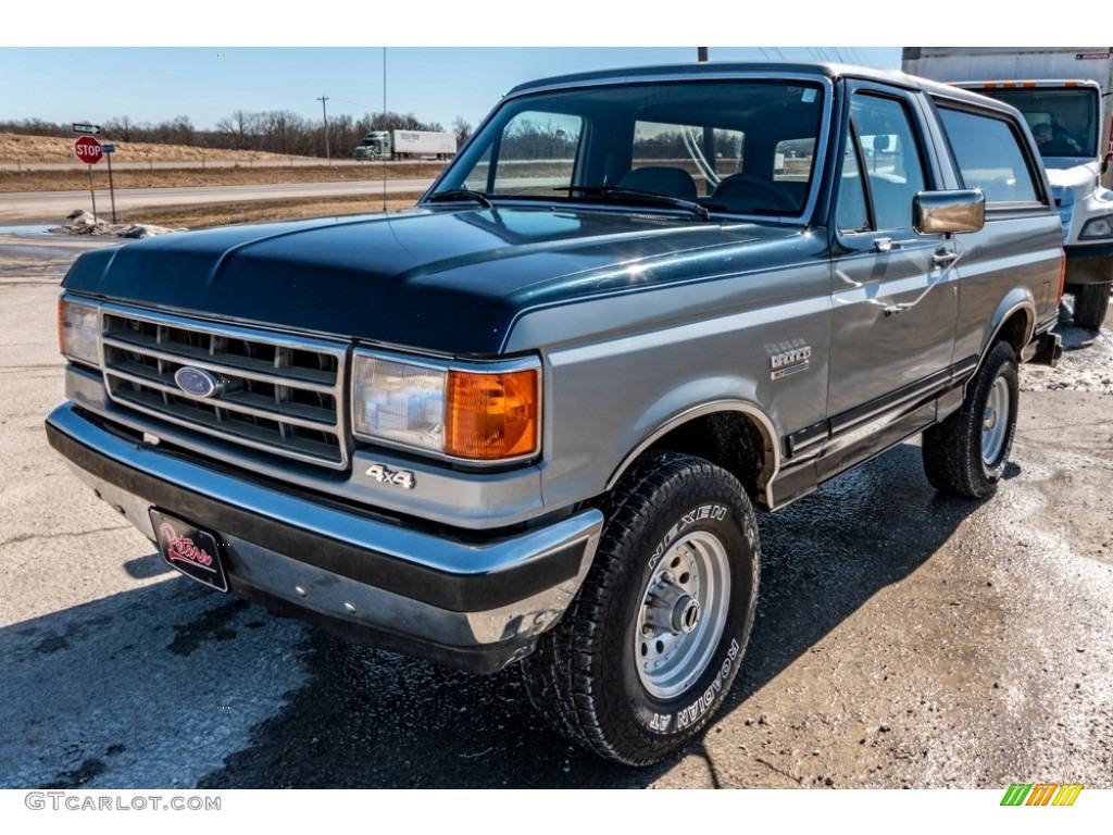 1989 Bronco XLT 4x4 - Medium Silver Metallic / Dark Charcoal photo #8