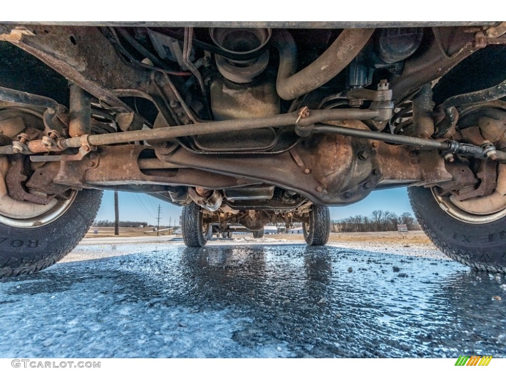 1989 Ford Bronco XLT 4x4 Undercarriage Photo #141267901