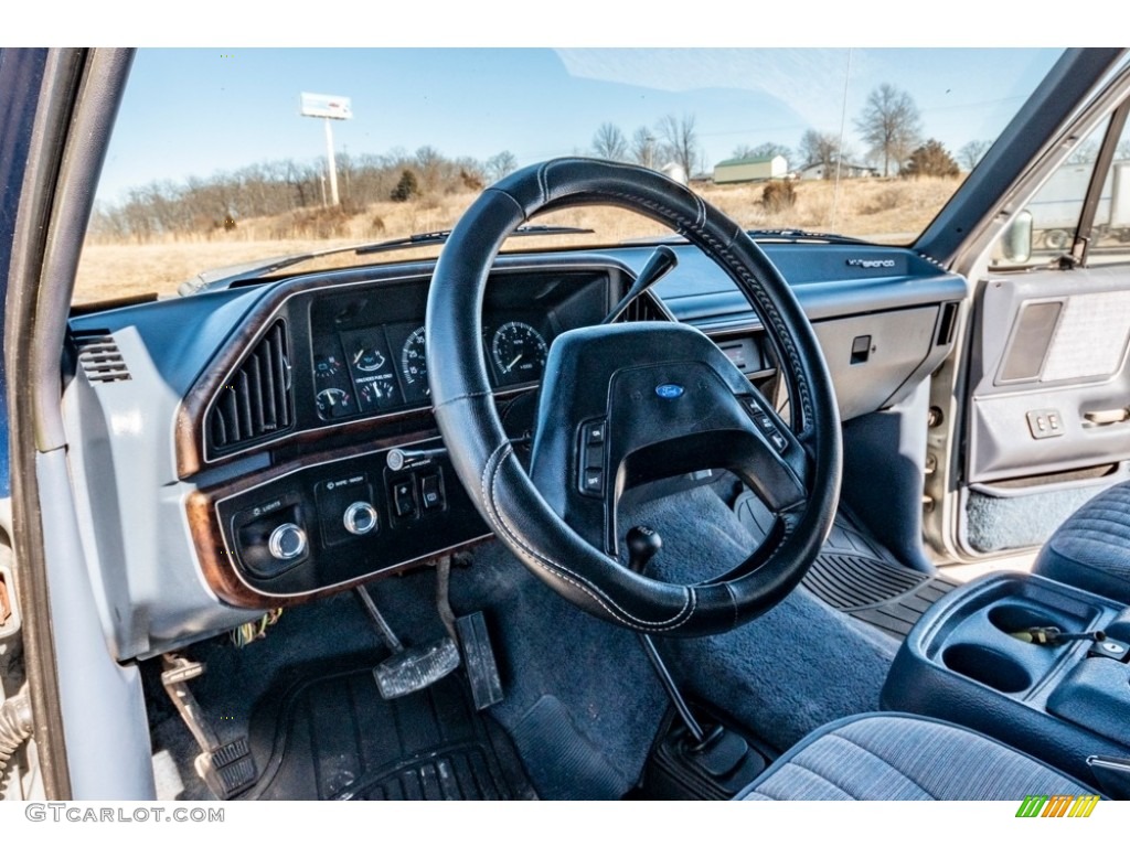 1989 Bronco XLT 4x4 - Medium Silver Metallic / Dark Charcoal photo #20