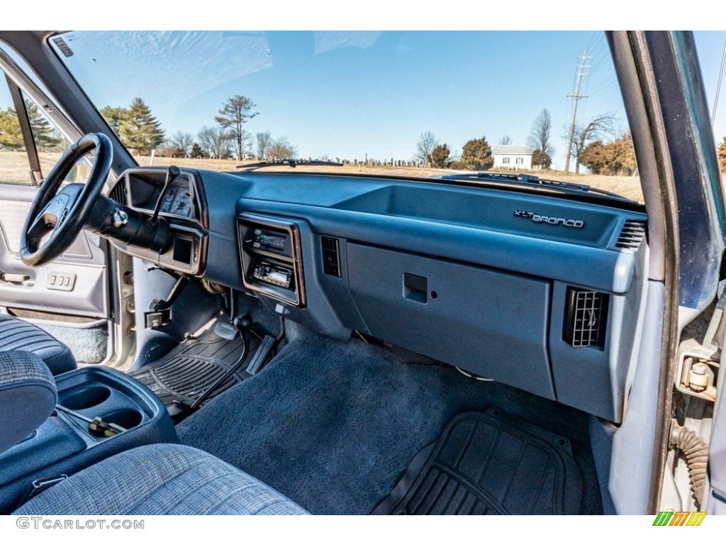 1989 Ford Bronco XLT 4x4 Dark Charcoal Dashboard Photo #141268197