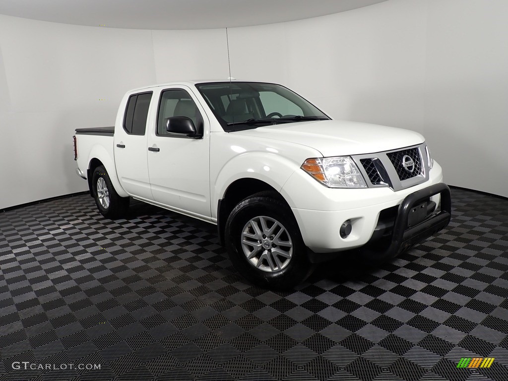 2017 Frontier SV Crew Cab 4x4 - Glacier White / Steel photo #2