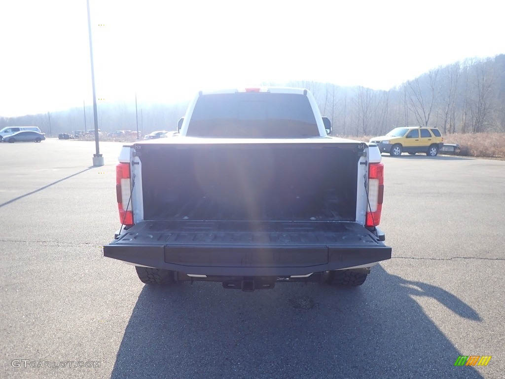 2019 F250 Super Duty Platinum Crew Cab 4x4 - White Platinum / Black photo #17