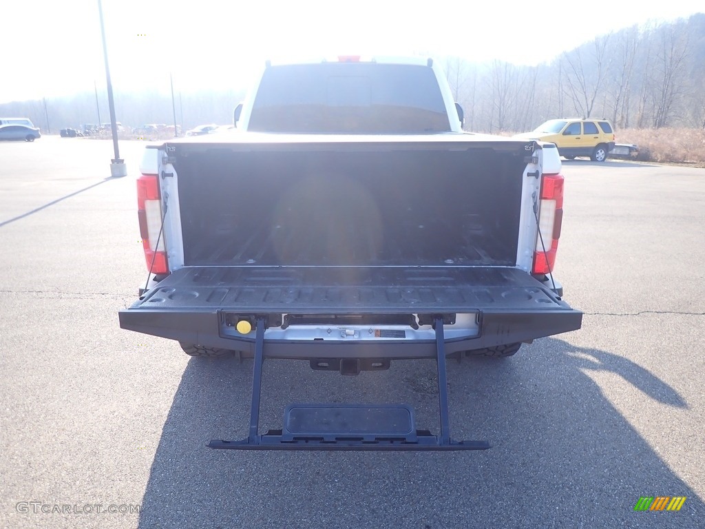 2019 F250 Super Duty Platinum Crew Cab 4x4 - White Platinum / Black photo #18