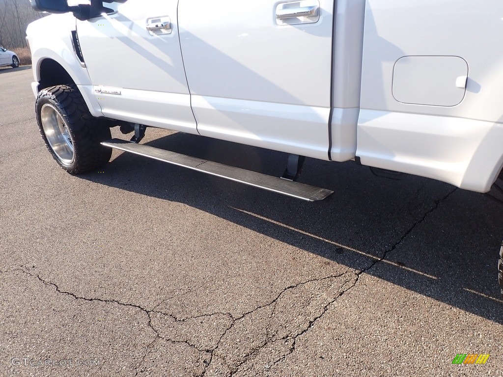 2019 F250 Super Duty Platinum Crew Cab 4x4 - White Platinum / Black photo #23