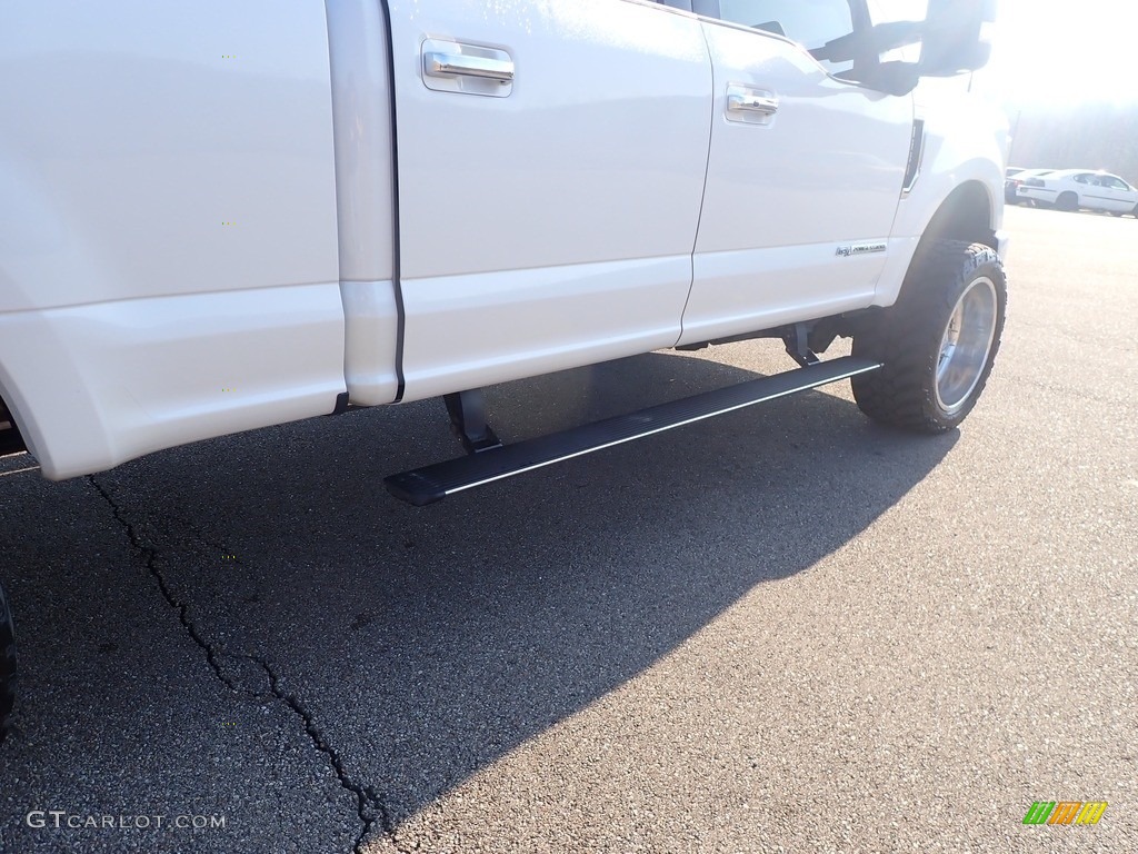 2019 F250 Super Duty Platinum Crew Cab 4x4 - White Platinum / Black photo #24
