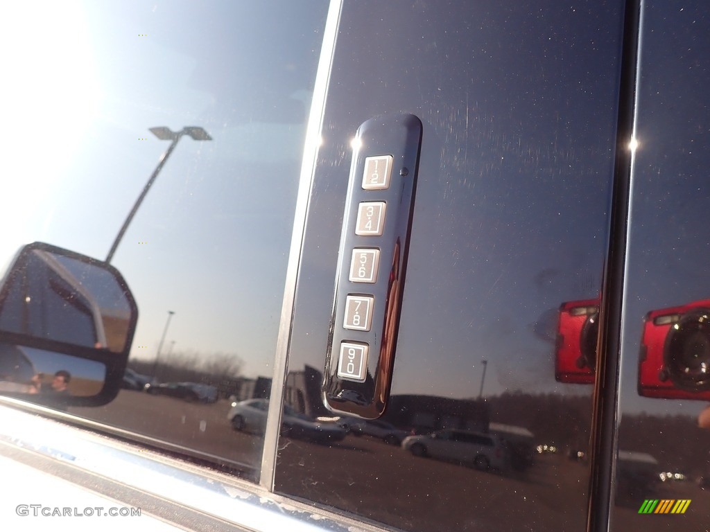 2019 F250 Super Duty Platinum Crew Cab 4x4 - White Platinum / Black photo #25