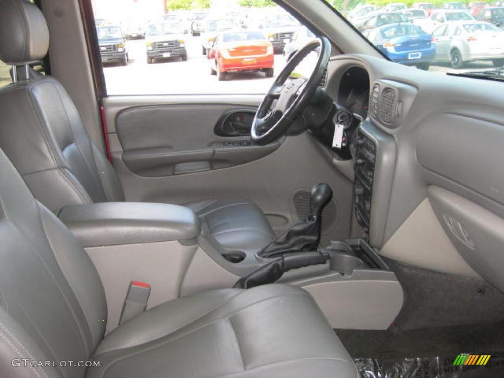 2003 TrailBlazer EXT LT 4x4 - Majestic Red Metallic / Gray photo #9