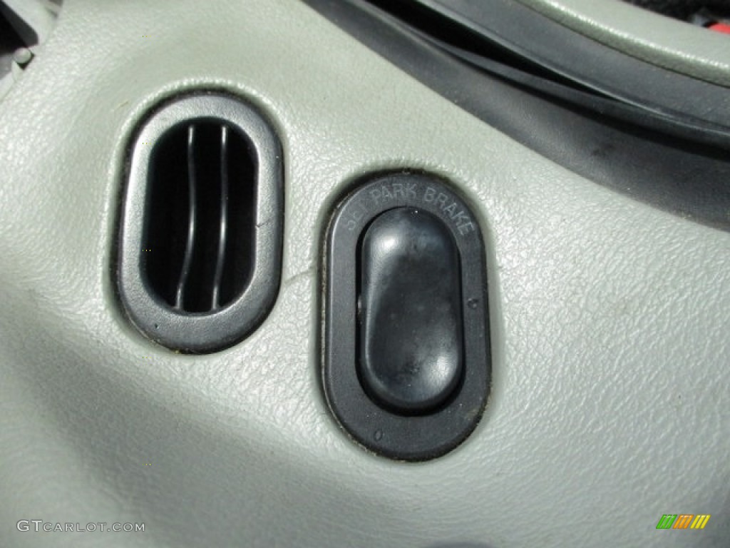 1996 Mustang V6 Convertible - Pacific Green Metallic / Grey Cloth photo #23