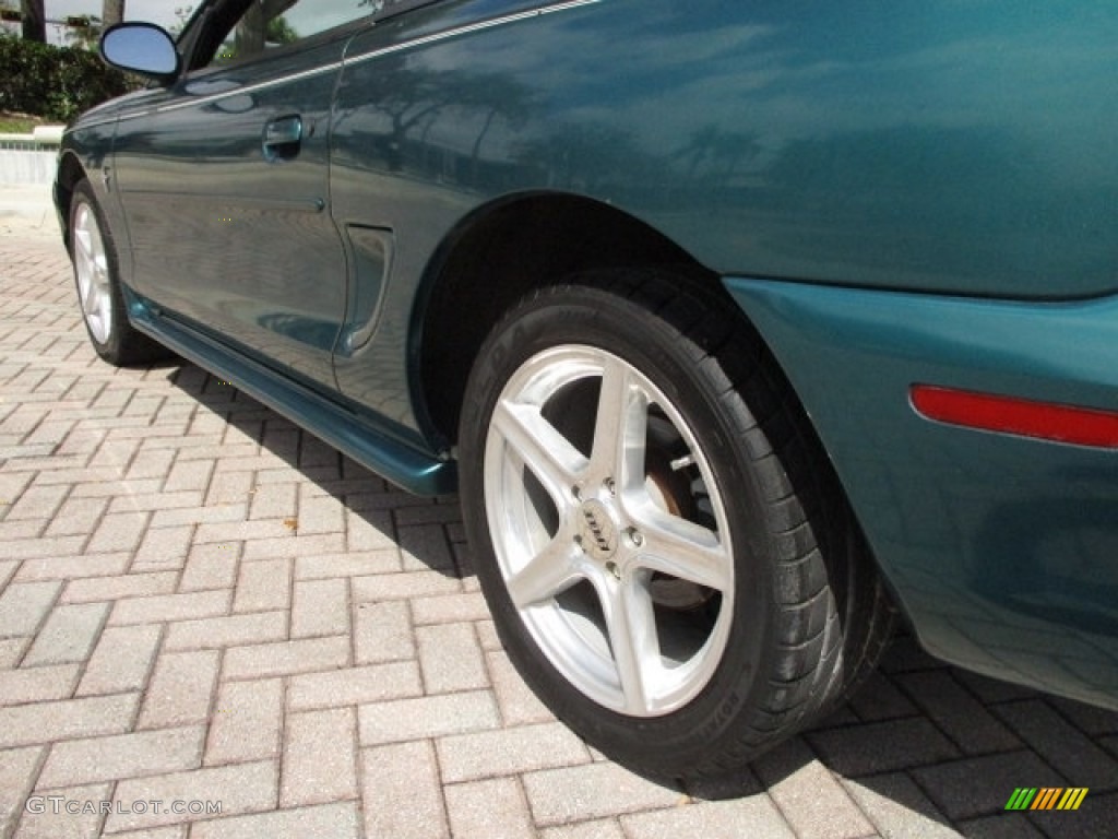 1996 Mustang V6 Convertible - Pacific Green Metallic / Grey Cloth photo #41