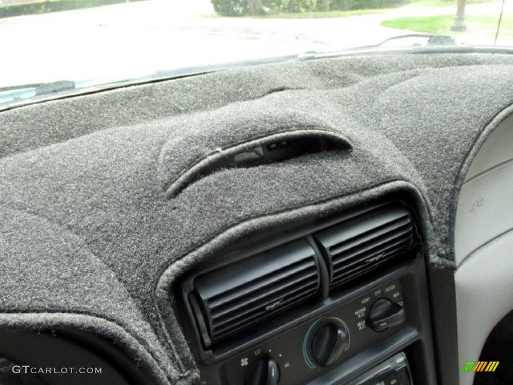 1996 Mustang V6 Convertible - Pacific Green Metallic / Grey Cloth photo #42
