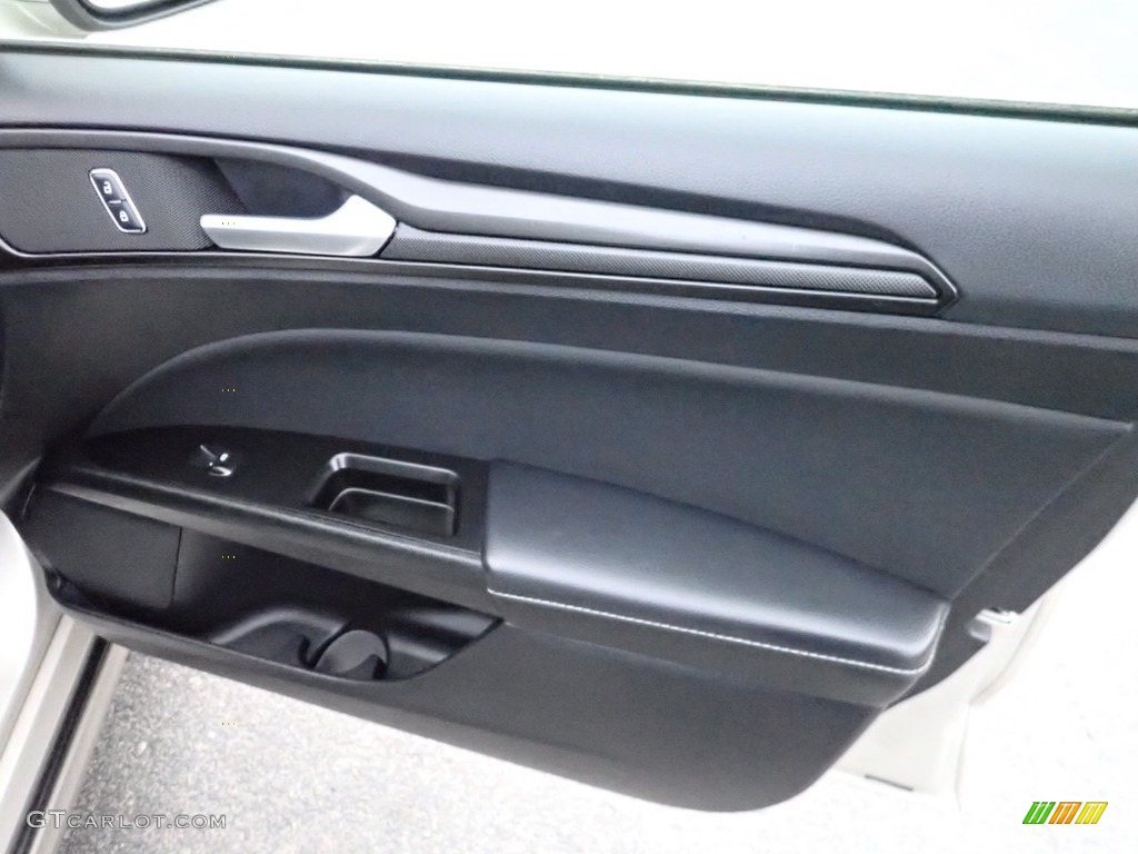 2018 Ford Fusion SE AWD Ebony Door Panel Photo #141284328