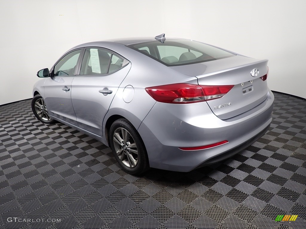 2017 Elantra SE - Gray / Gray photo #11
