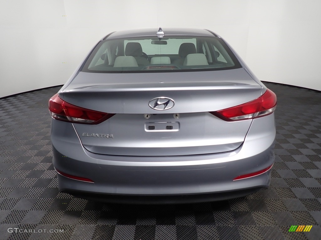 2017 Elantra SE - Gray / Gray photo #12