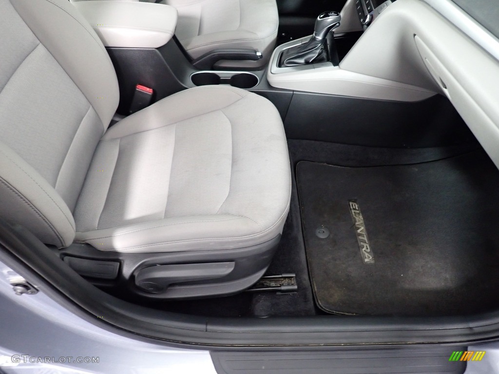 2017 Elantra SE - Gray / Gray photo #36