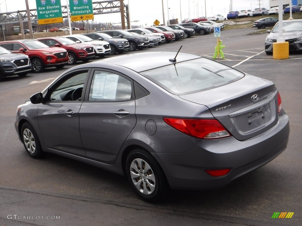 2016 Accent SE Sedan - Triathlon Gray / Gray photo #6