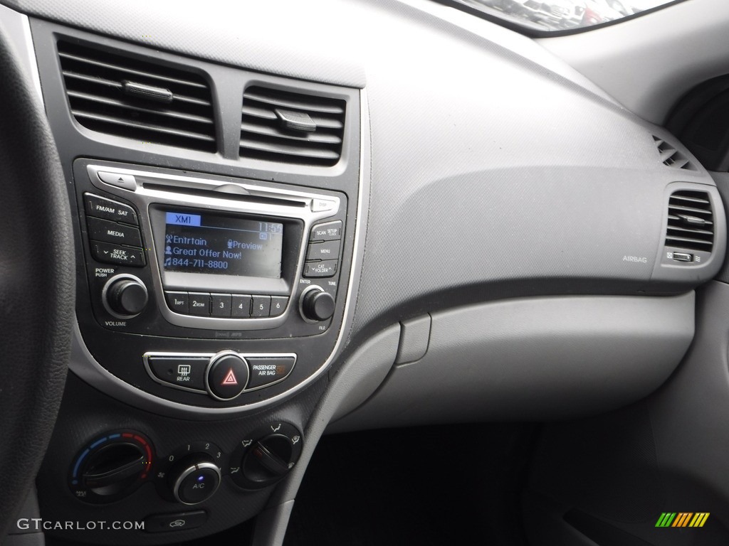 2016 Accent SE Sedan - Triathlon Gray / Gray photo #12