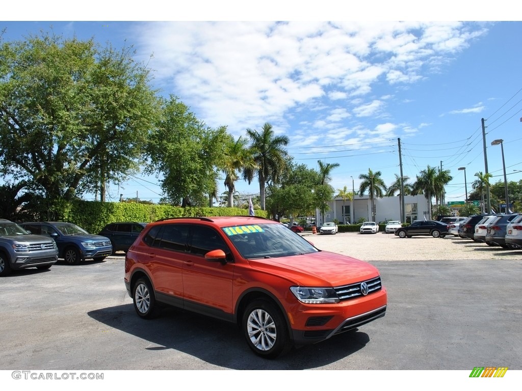 2018 Tiguan S - Habanero Orange Metallic / Titan Black photo #1