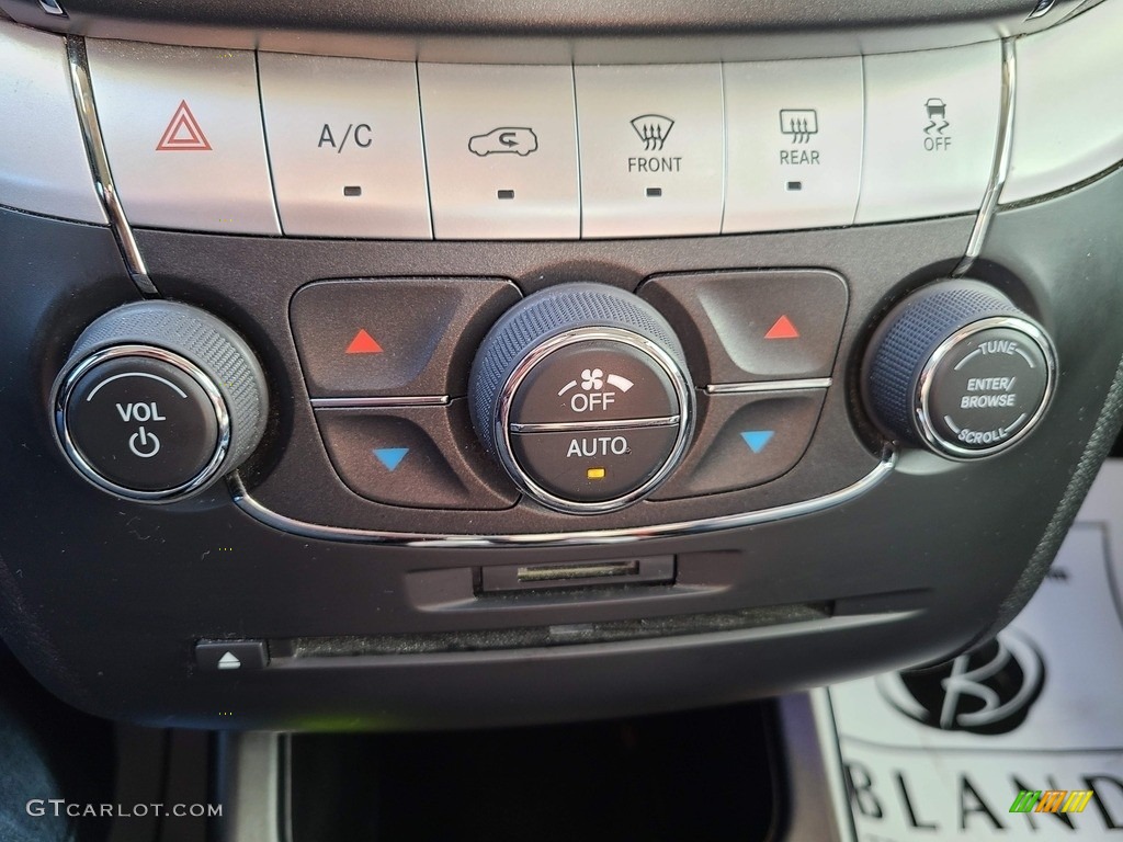 2016 Journey R/T AWD - Pearl White Tri-Coat / RT Black/Red photo #22