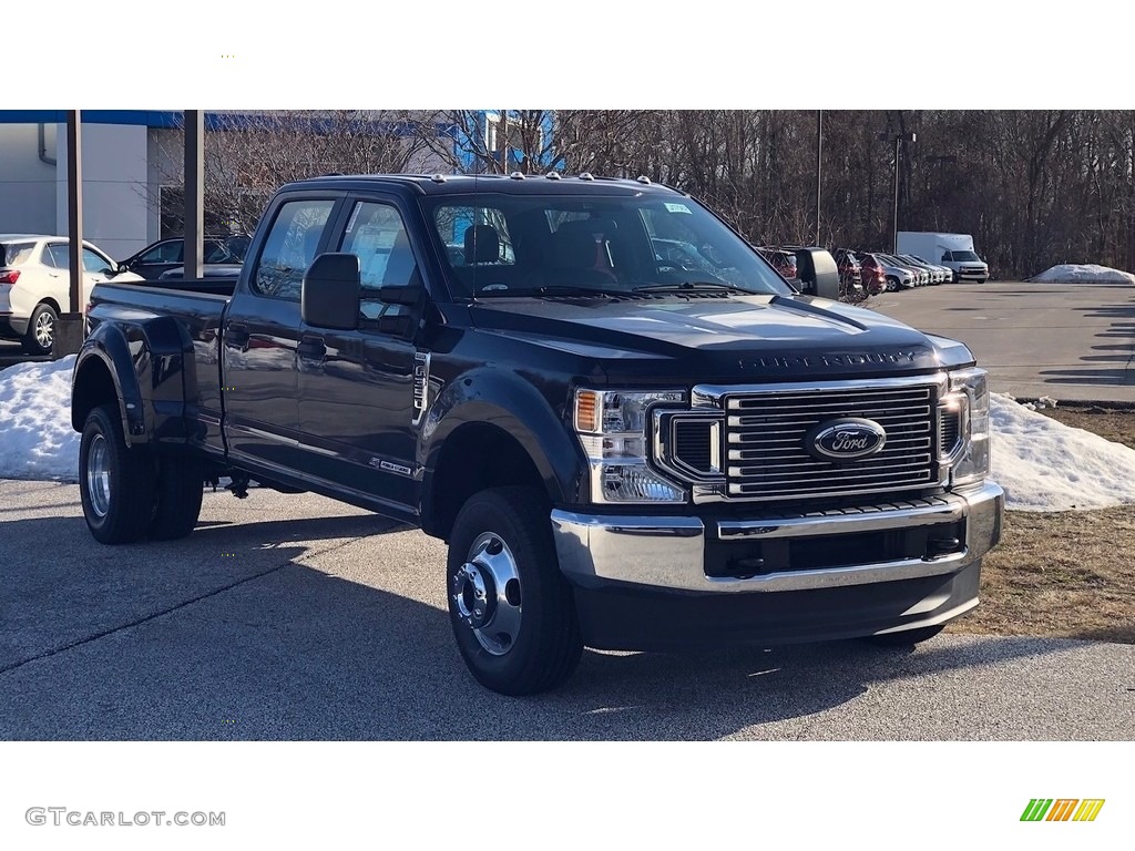 2021 F350 Super Duty XLT Crew Cab 4x4 - Antimatter Blue / Medium Earth Gray photo #2