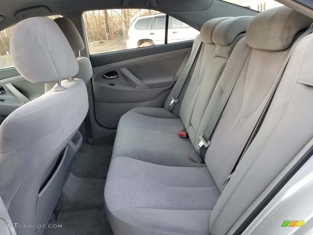 2010 Camry LE - Classic Silver Metallic / Ash Gray photo #13