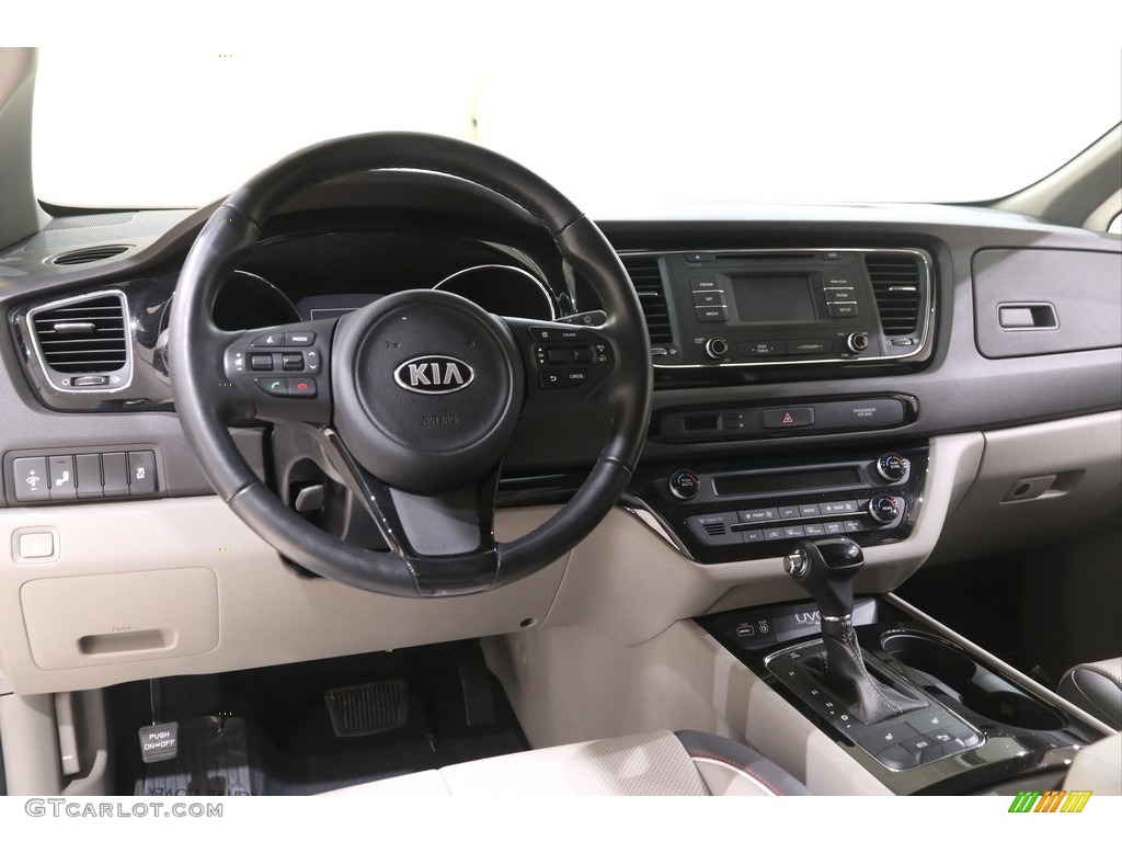 2016 Kia Sedona SX Dashboard Photos
