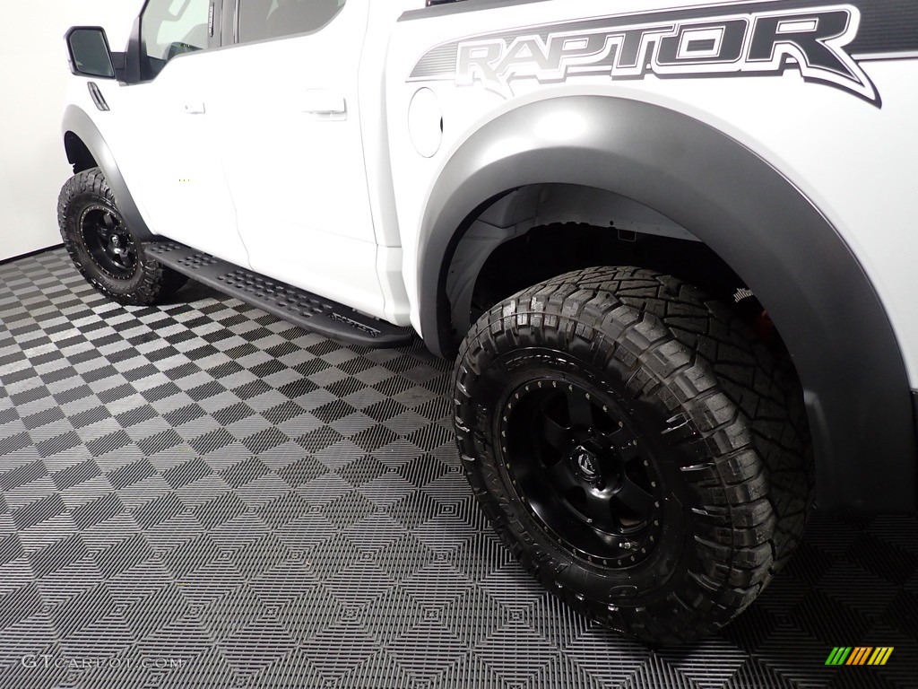 2019 F150 SVT Raptor SuperCrew 4x4 - Oxford White / Raptor Black photo #13