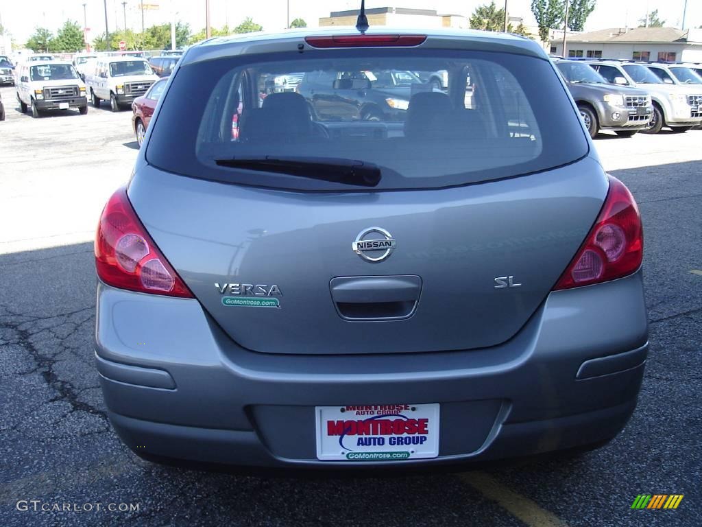 2008 Versa 1.8 SL Hatchback - Magnetic Gray / Charcoal photo #4