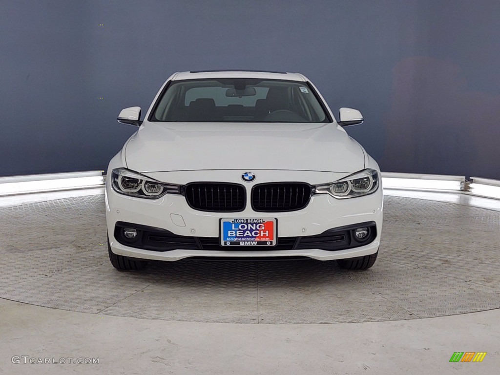 2018 3 Series 320i Sedan - Alpine White / Black photo #2