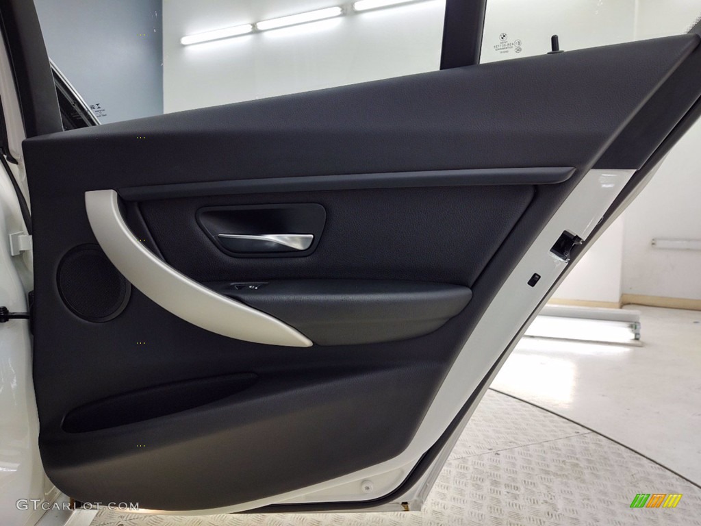 2018 3 Series 320i Sedan - Alpine White / Black photo #35