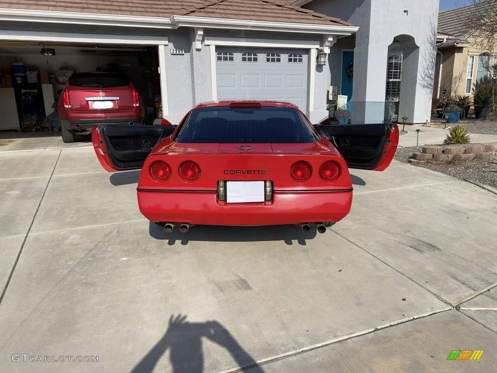 1990 Corvette Coupe - Bright Red / Black photo #2