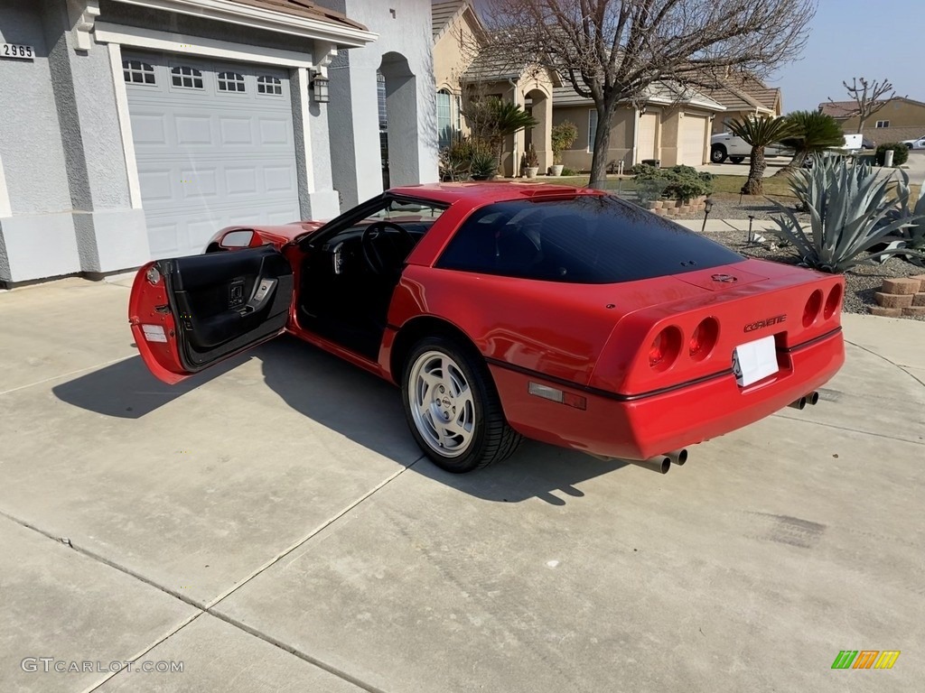 1990 Corvette Coupe - Bright Red / Black photo #3