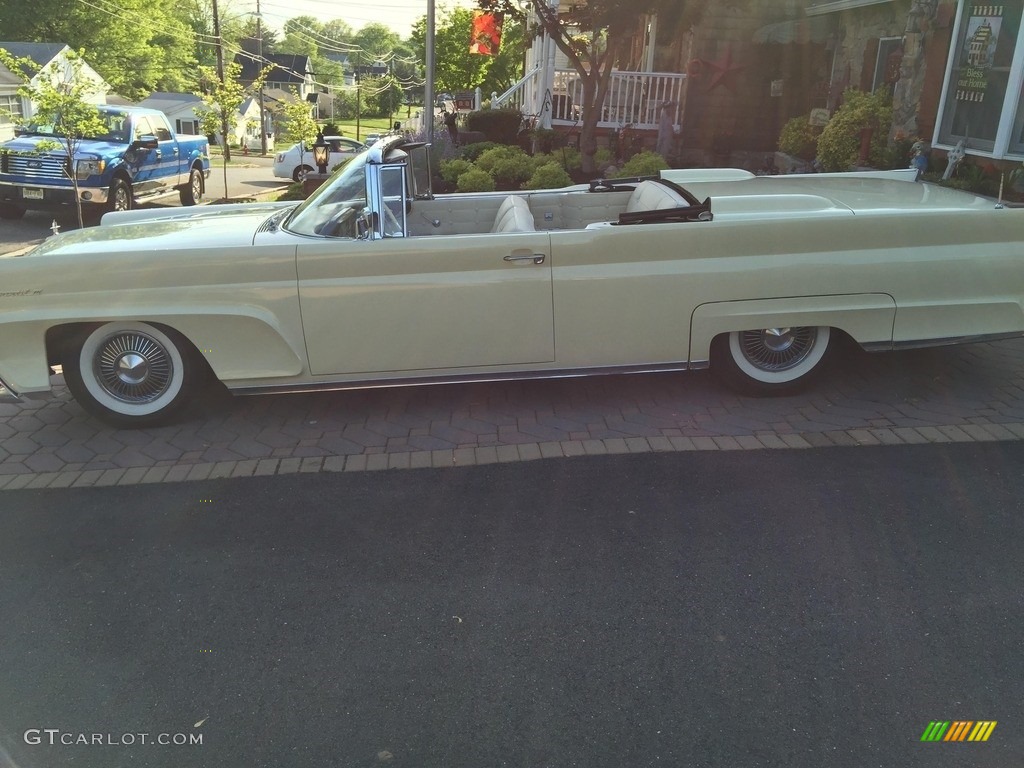 Starmist White 1958 Lincoln Continental Convertible Exterior Photo #141319449