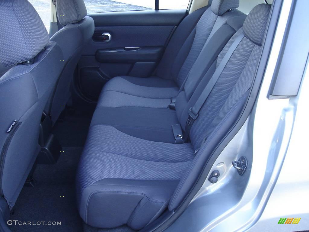 2008 Versa 1.8 SL Hatchback - Magnetic Gray / Charcoal photo #15