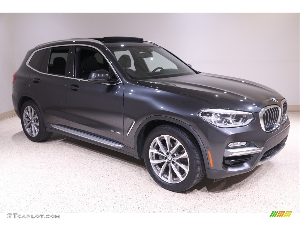 2018 X3 xDrive30i - Dark Graphite Metallic / Black photo #1