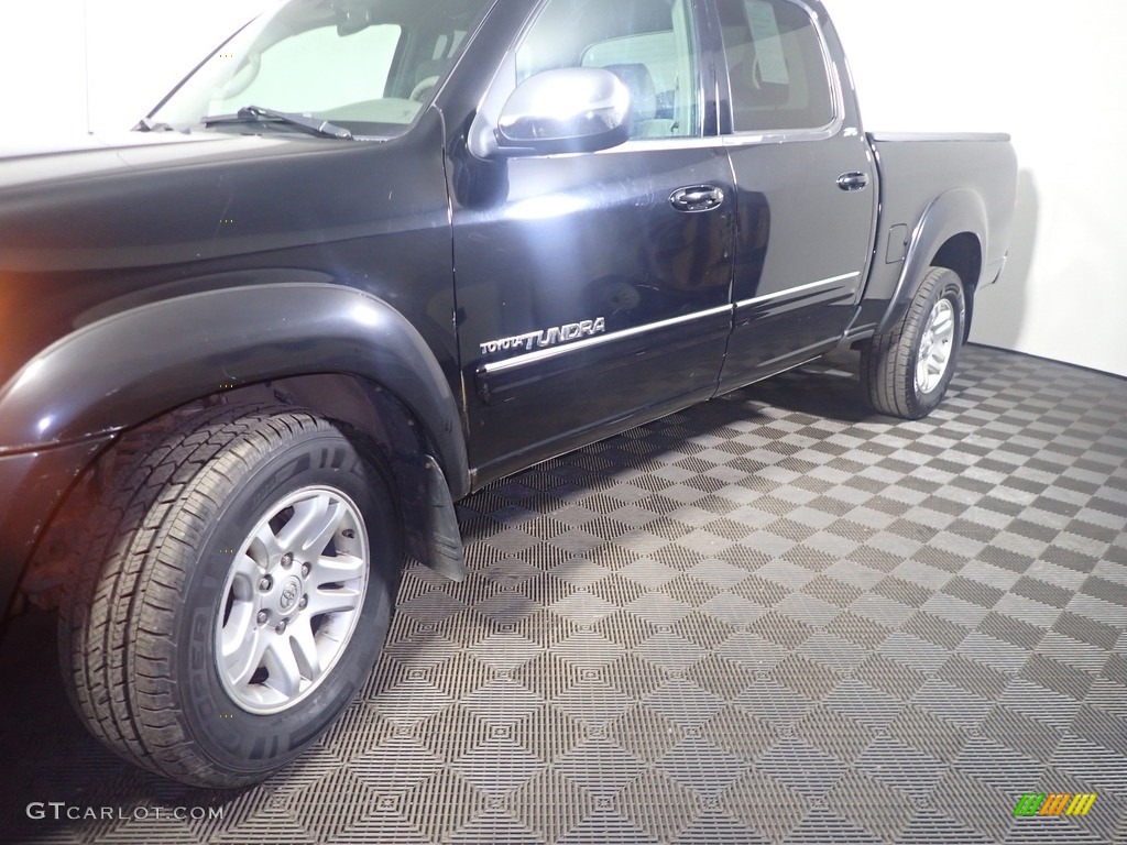 2005 Tundra SR5 Double Cab 4x4 - Black / Dark Gray photo #9