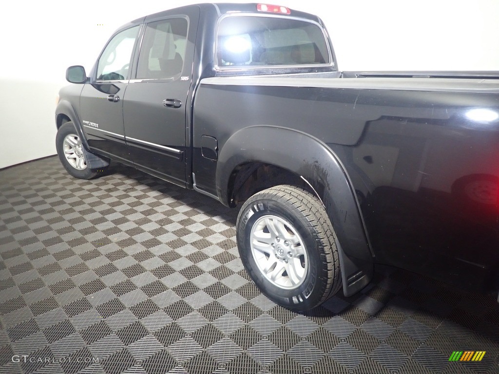 2005 Tundra SR5 Double Cab 4x4 - Black / Dark Gray photo #16