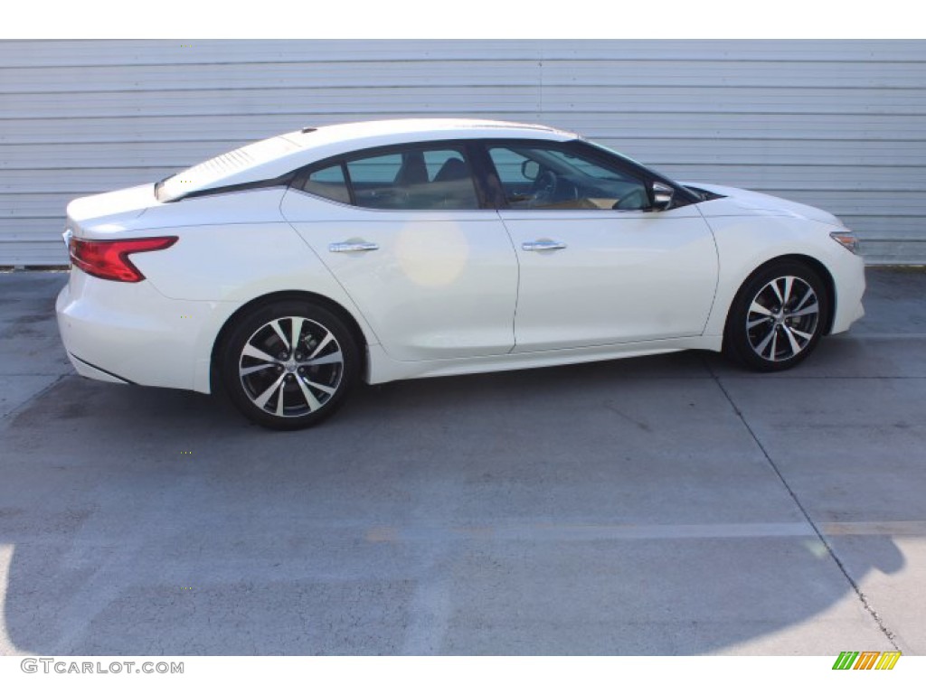 2017 Maxima Platinum - Pearl White / Charcoal photo #10