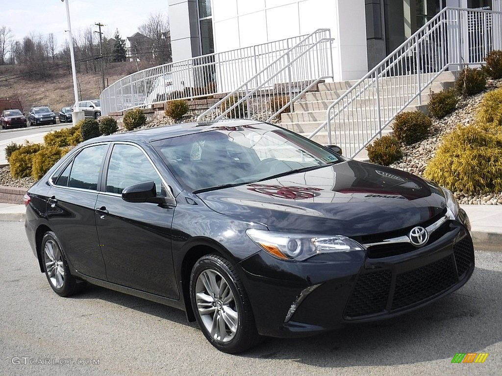 2017 Midnight Black Metallic Toyota Camry Se 141319122 Photo 16