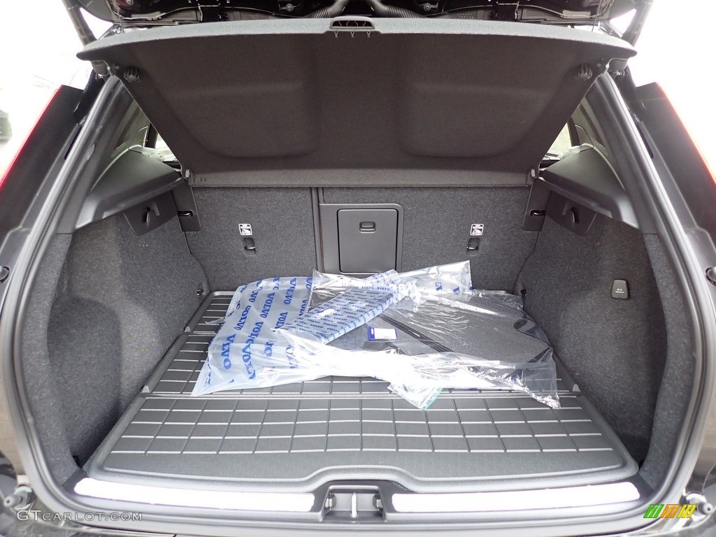 2021 Volvo XC40 T5 Inscription AWD Trunk Photos