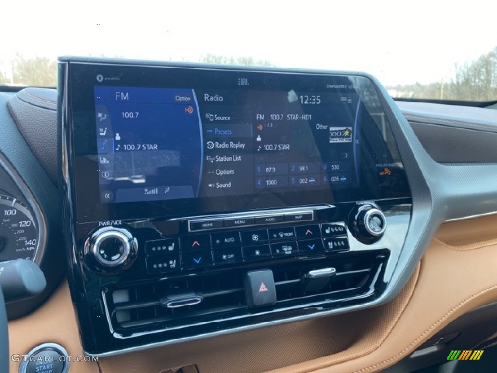 2021 Toyota Highlander Platinum AWD Controls Photo #141340095