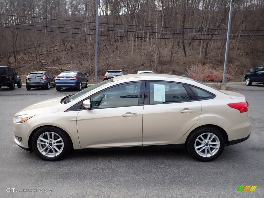 2018 Focus SE Sedan - White Gold / Charcoal Black photo #6