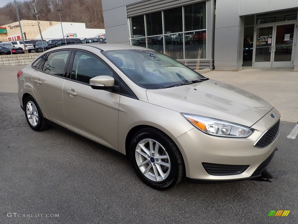 2018 Focus SE Sedan - White Gold / Charcoal Black photo #9