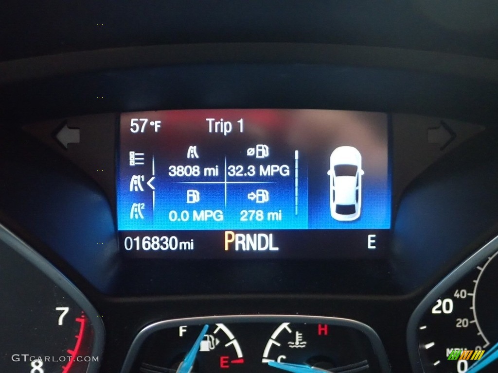 2018 Focus SE Sedan - White Gold / Charcoal Black photo #24