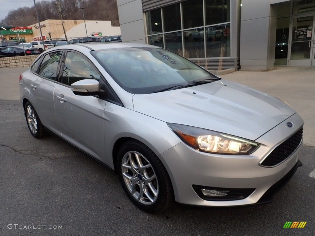 2015 Focus SE Sedan - Ingot Silver Metallic / Charcoal Black photo #9