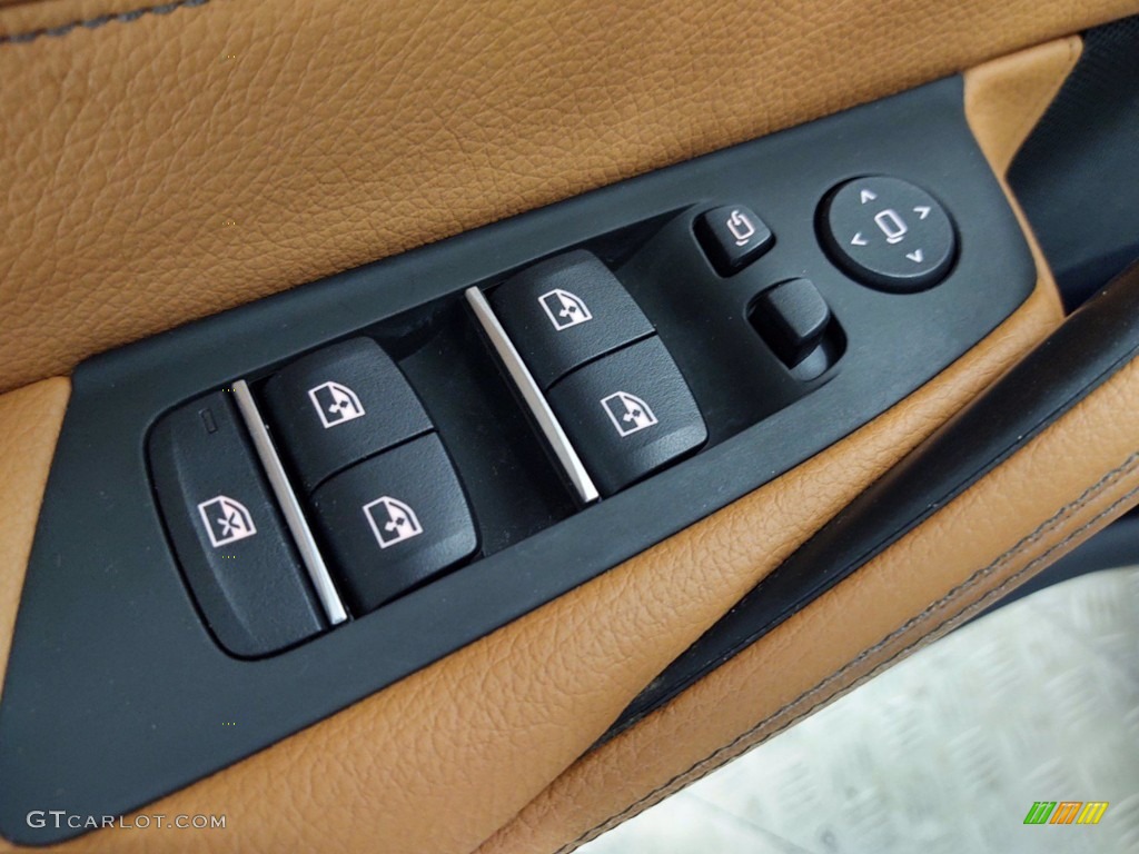 2018 BMW 5 Series 530e iPerfomance Sedan Cognac Door Panel Photo #141357813