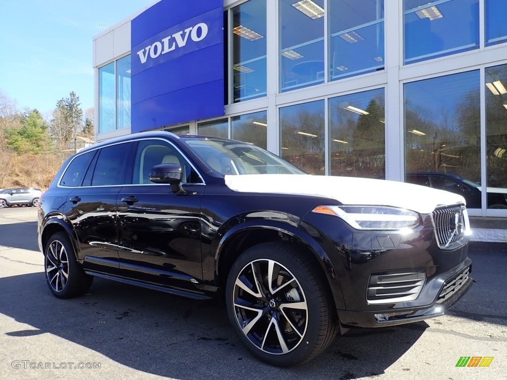 2021 XC90 T6 AWD Momentum - Onyx Black Metallic / Blonde/Charcoal photo #1