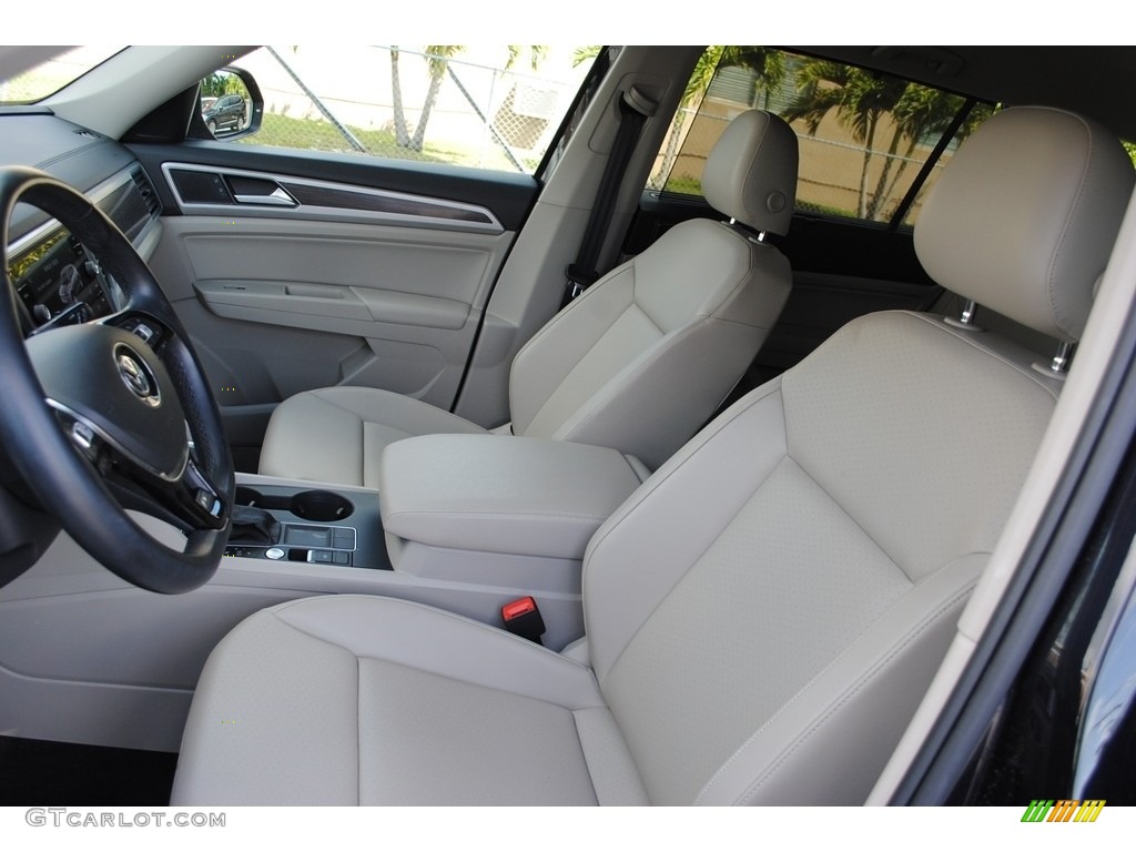 2018 Volkswagen Atlas SE R-Line Front Seat Photos
