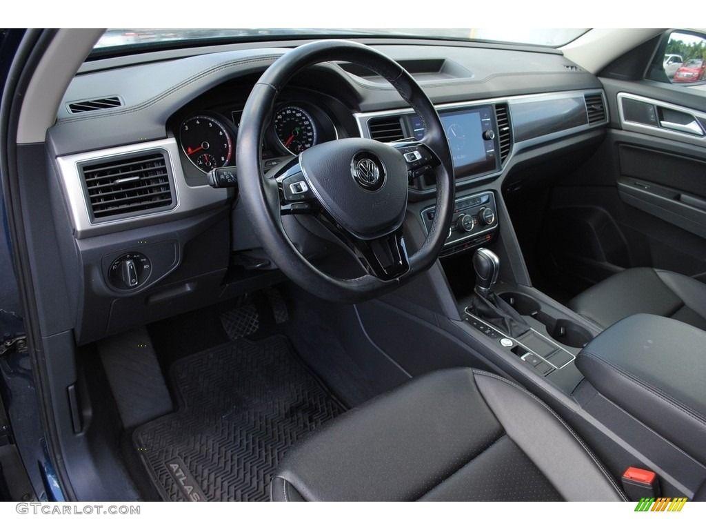 Titan Black Interior 2018 Volkswagen Atlas SE Photo #141366279