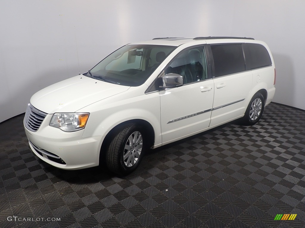 2011 Town & Country Touring - L - Stone White / Black/Light Graystone photo #10